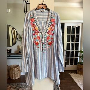 Boutique embroidered tunic top
